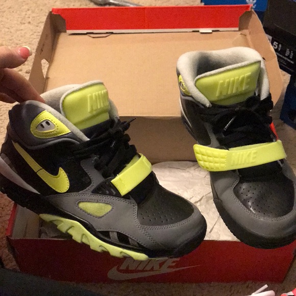 Nike - Picture 2 of 3